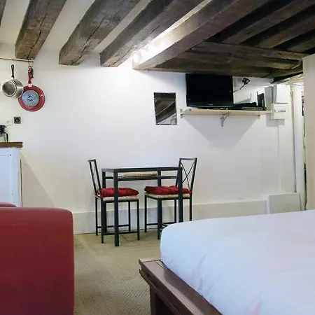 Studio Notre Dame Bievre Apartamento *