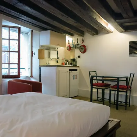 Studio Notre Dame Bievre * París